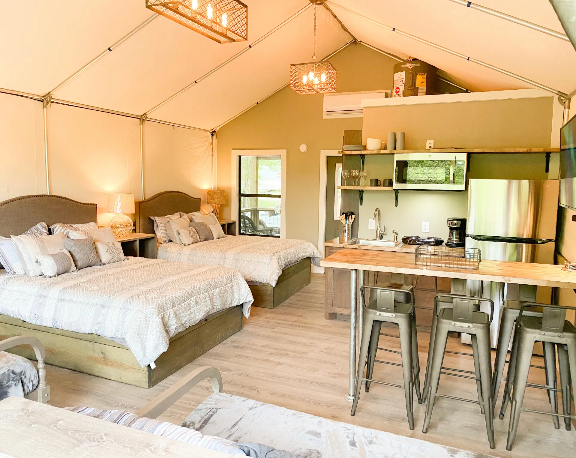 Birdhouse Cabin interior