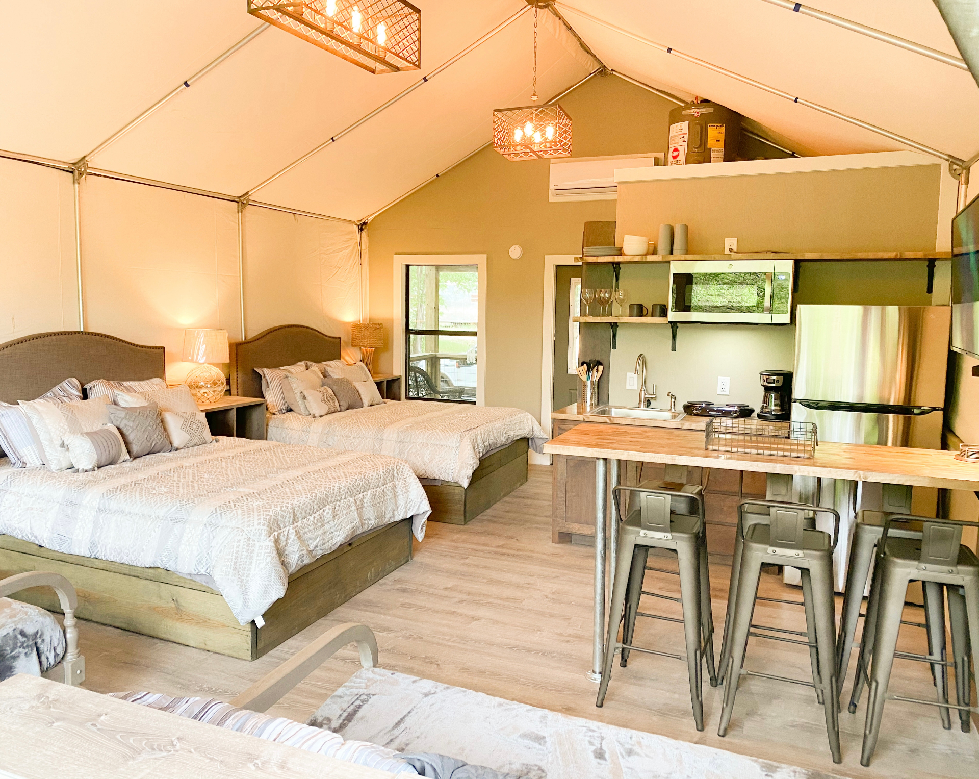 Birdhouse Cabin interior